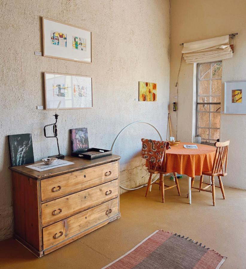 Eins Art Studios Omaruru Buitenkant foto
