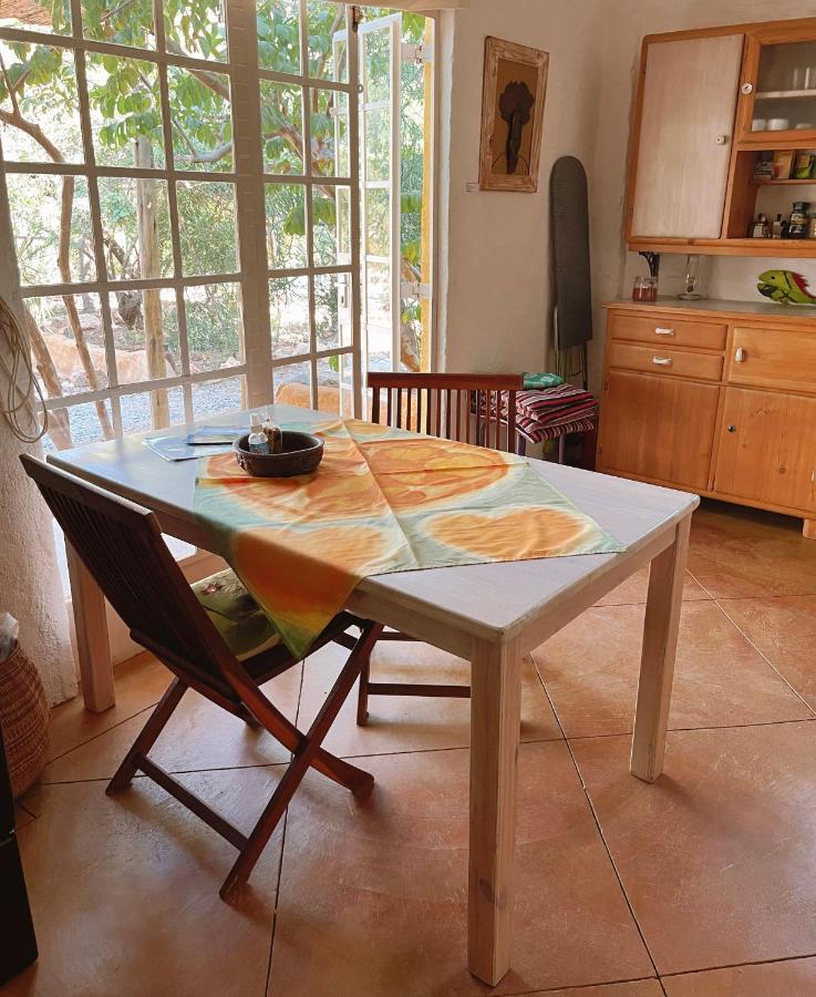Eins Art Studios Omaruru Buitenkant foto